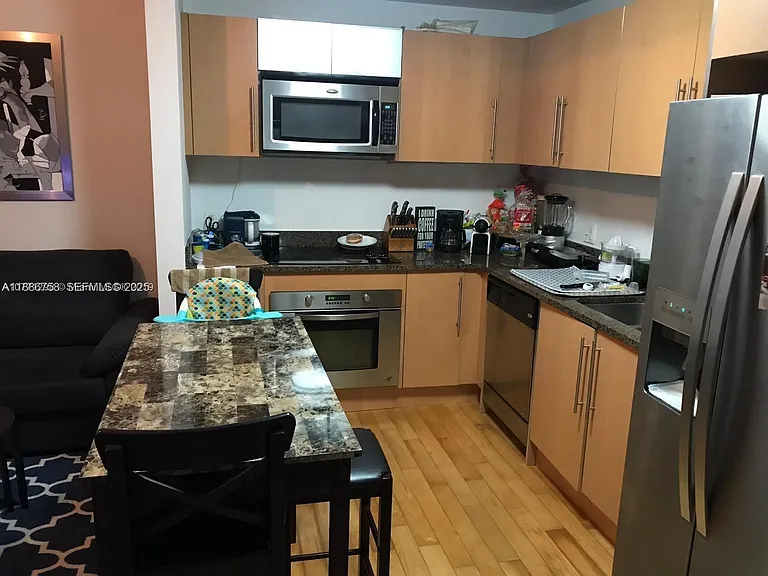 300 S Biscayne Blvd — Photo 4
