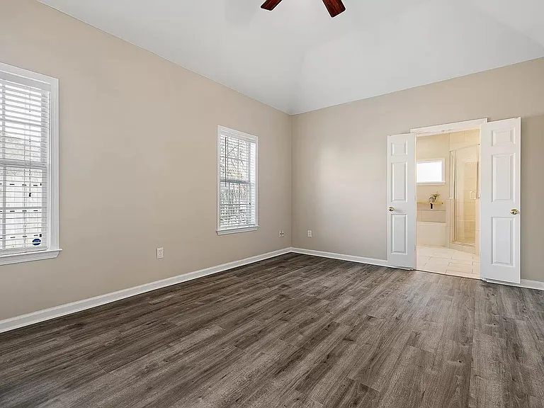 980 Nesting Wood Cir E — Photo 13