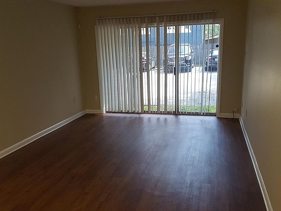3rd image of 2511 S Carrollton Ave APT 107