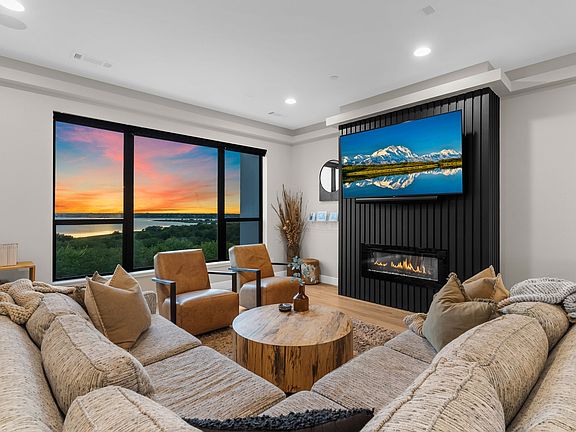 3rd image of 4949 Blaynes Vw