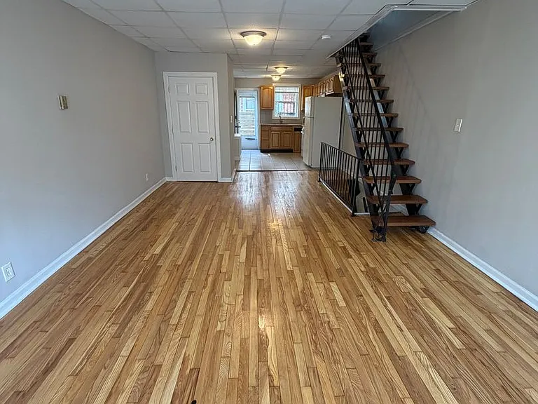 2059 Mercy St — Photo 4