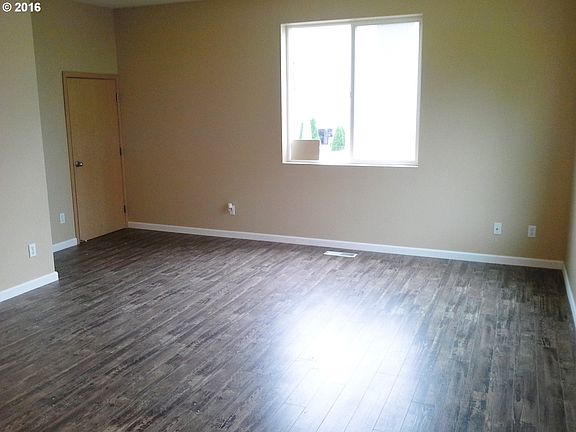 2nd image of 2614 NE 98th St