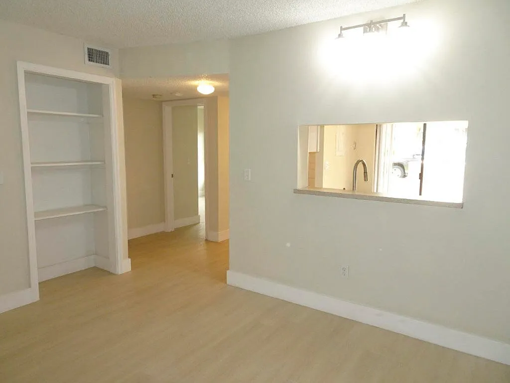2 bed, 2.0 bath, 1200 sqft, $2,600 — Photo 4
