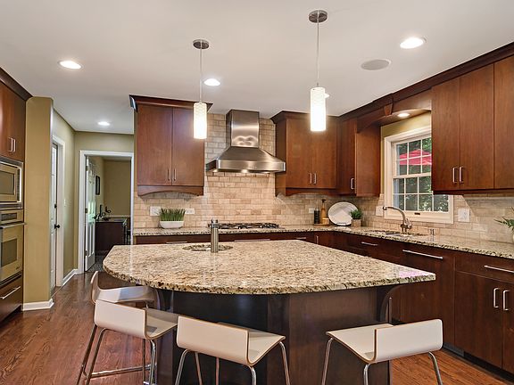 2nd image of 8751 Kentwood Ct