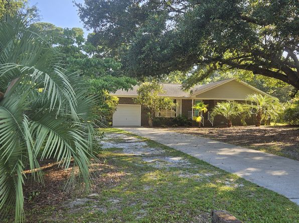 25 Pelican Point Rd