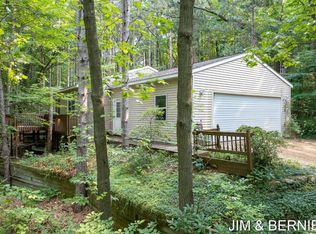 3221 Arbor Ln, Hamilton, MI 49419