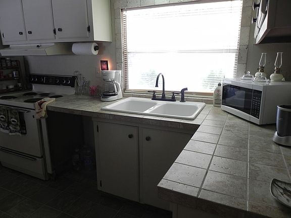5th image of 42 Orange Cir