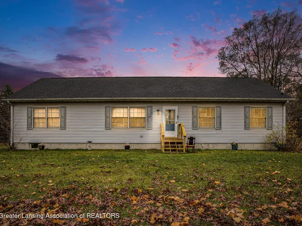 326 E Clinton St, Ovid, MI 48866