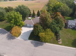 1601 College Park Cir, Willmar, MN 56201