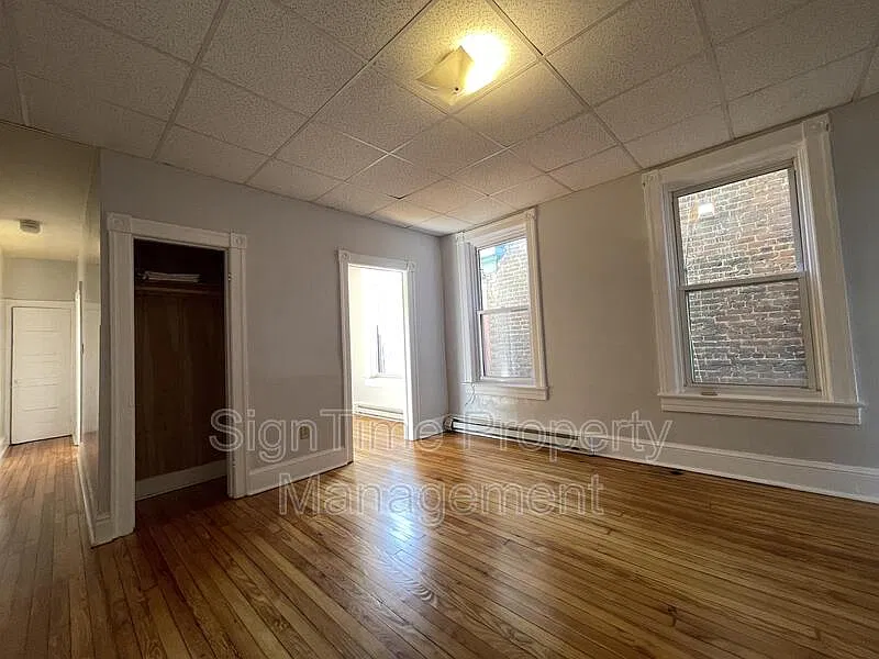1 bed, 1.0 bath, 1000 sqft, $925 — Photo 3