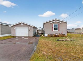 22 Tobique Ln, Dieppe, NB E1A5J5