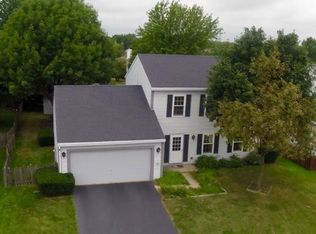 2S010 Deerfield Ln, Warrenville, IL 60555