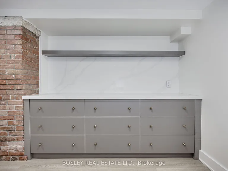 334A Gladstone Ave #B — Photo 3