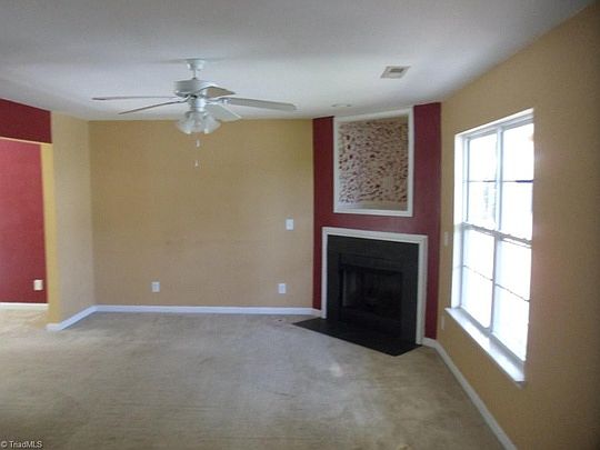 2nd image of 978 Peachtree Meadows Cir