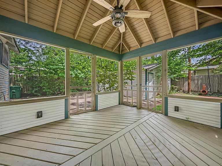 917 Fugate St — Photo 25