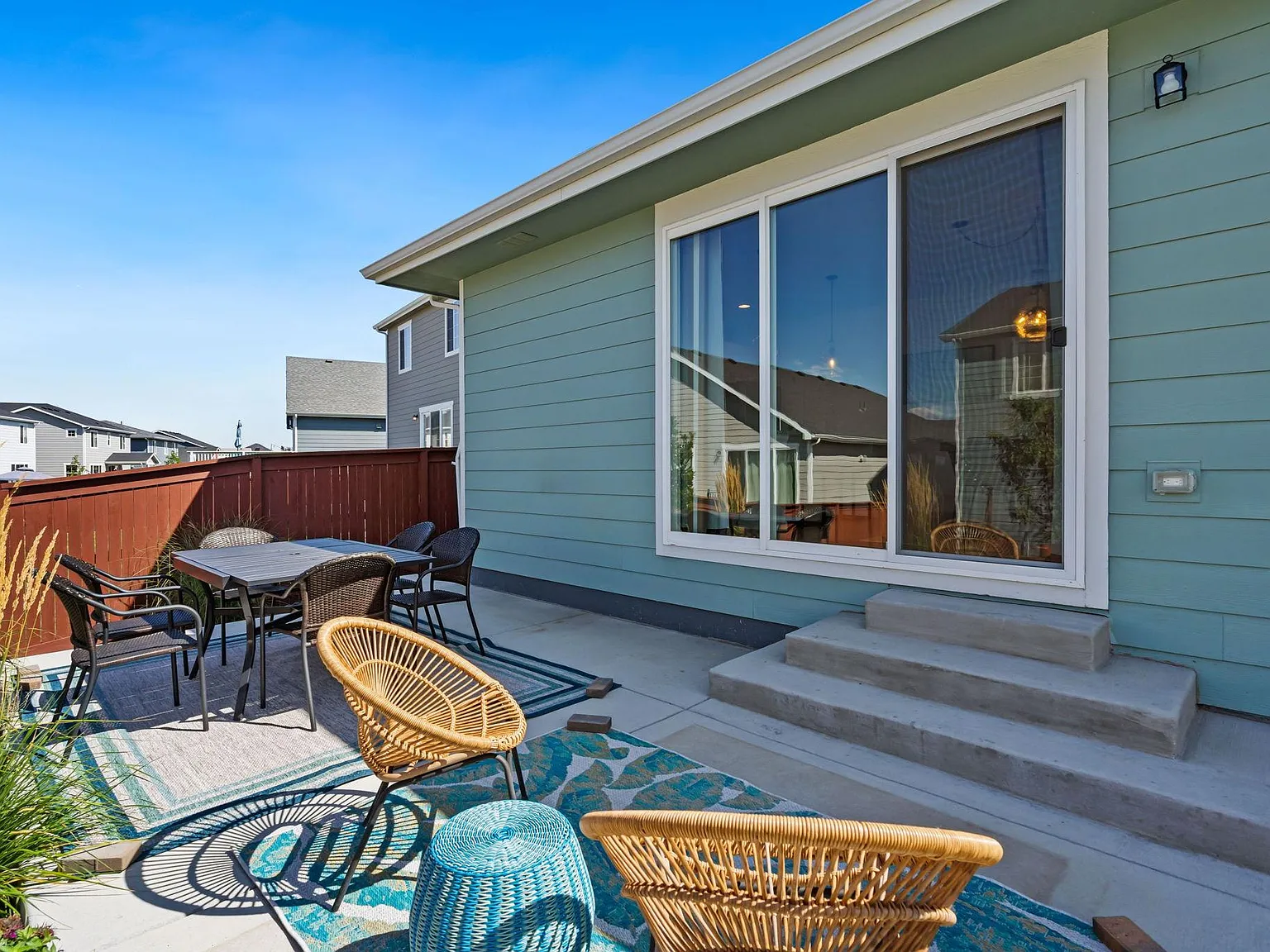 3 bed, 1894 sqft, $2,750 — Photo 2