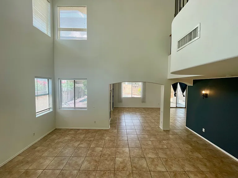 14984 W Desert Hills Dr — Photo 5