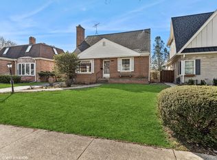 2217 Glenview Ave, Park Ridge, IL 60068