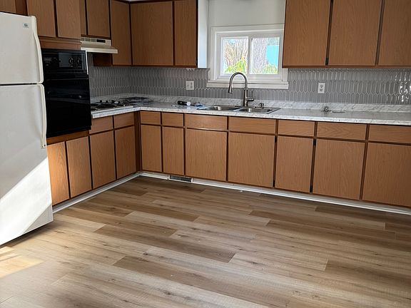 4th image of 109 E Park Ave