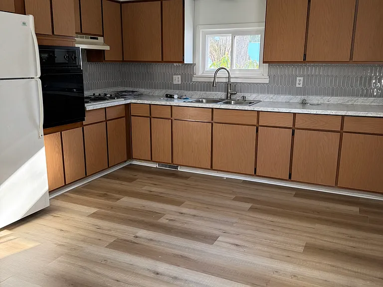 109 E Park Ave — Photo 4