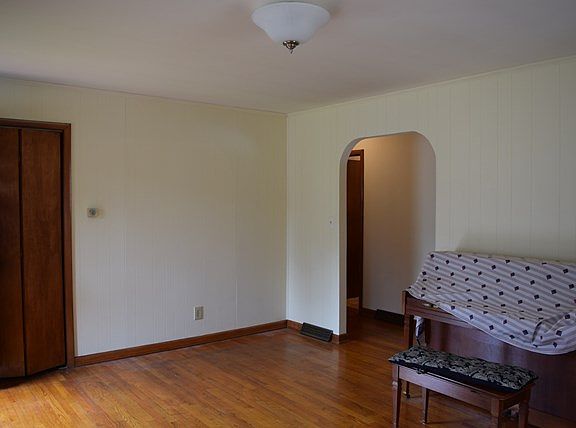 4th image of 111 Travelers Ln