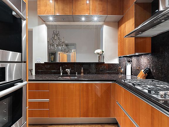 5th image of 960 Park Ave #1B