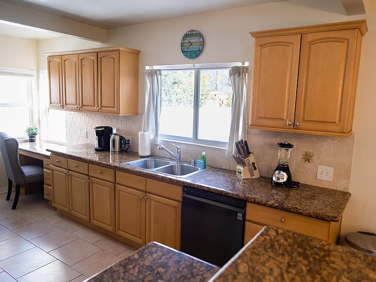 5756 Case Ave — Photo 20