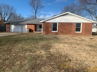 3250 Heritage Rd, Columbus, IN 47203