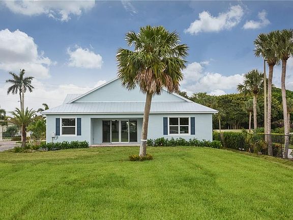 2nd image of 3100 SE River Breeze Pl