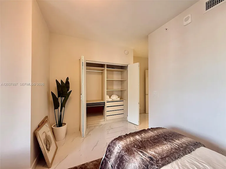 700 NE 24th St #1002 — Photo 16