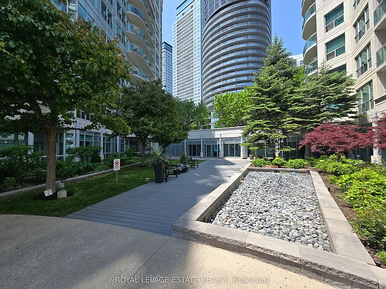 600 Queens Quay W #632 — Photo 3