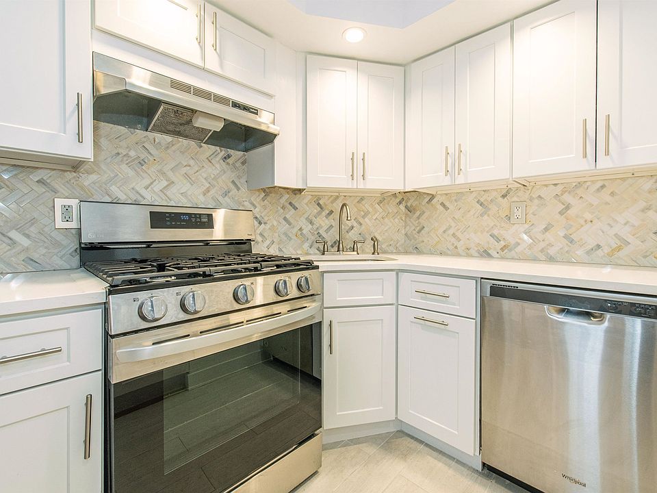 1st image of 6405 Boulevard E #B1