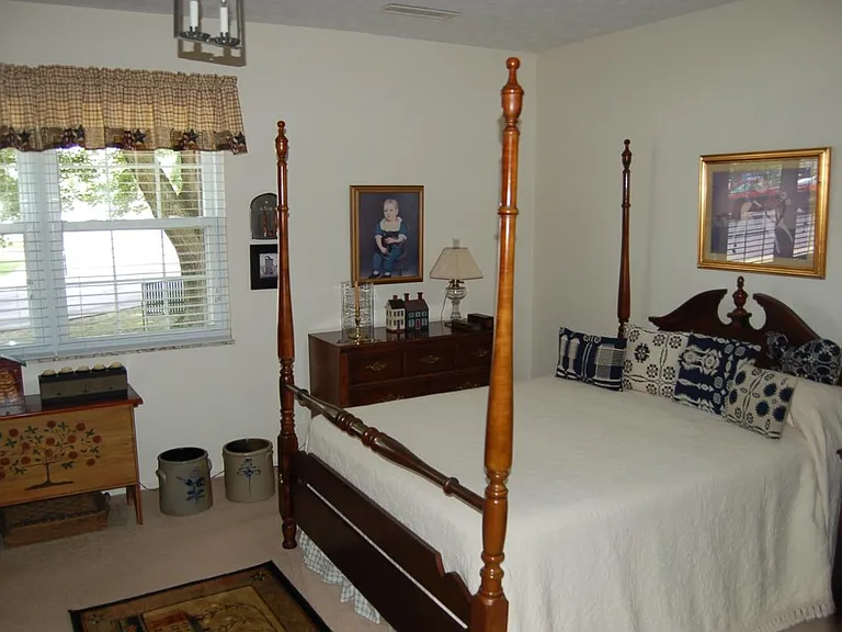 60 Colonial Estates Dr — Photo 34