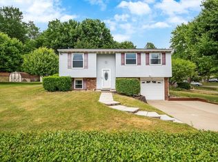 211 Darnley Dr, Coraopolis, PA 15108