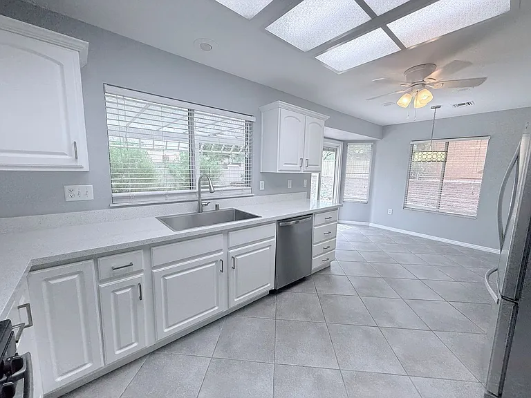9709 Blue Bell Dr — Photo 6