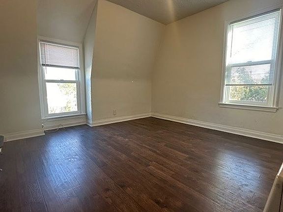 2nd image of 113 N 6th St