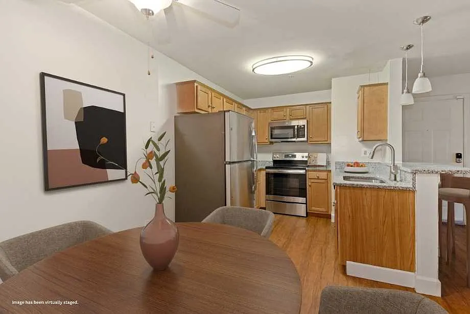 Fox Run Apartments — Photo 2