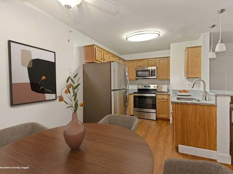 Fox Run Apartments — Photo 2