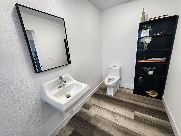 2837 San Marino St #1 — Photo 17