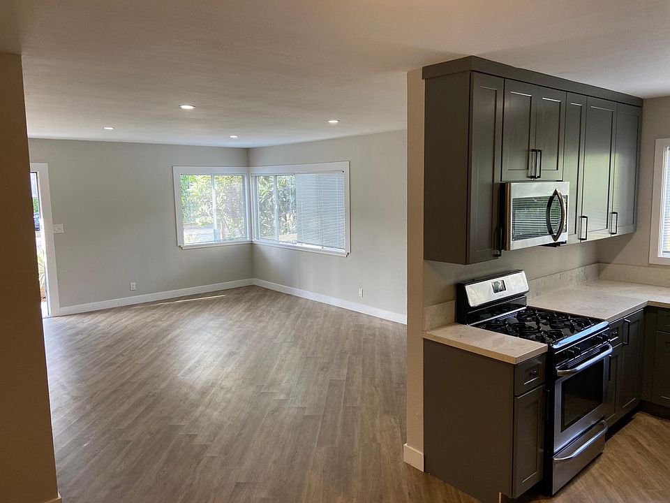 living room/dining room