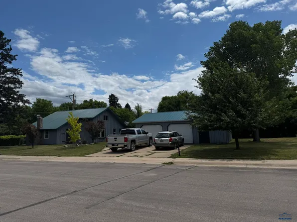 1146 Saint Joe St, Spearfish, SD 57783