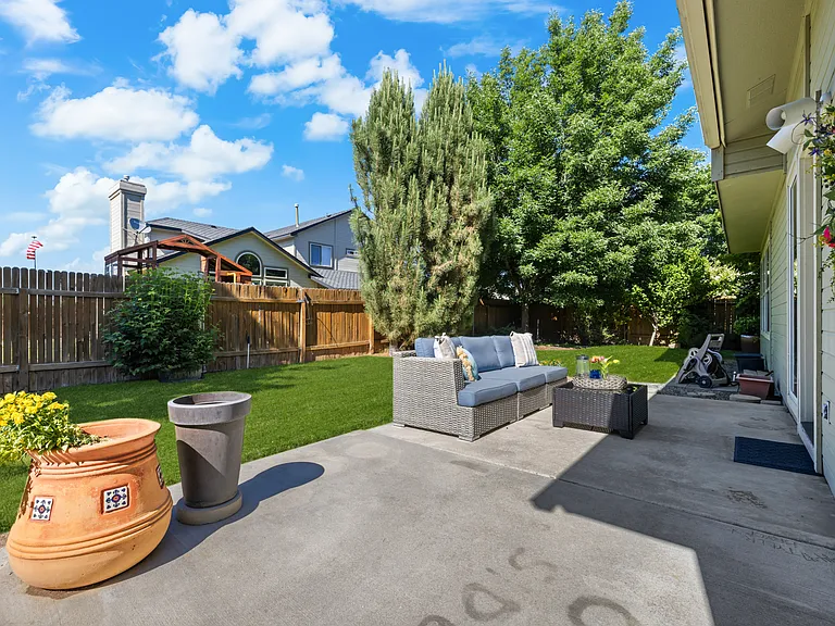 1528 E Falconrim Ct — Photo 71
