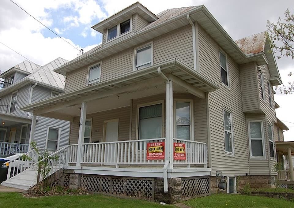 1st image of 903 E Burlington St