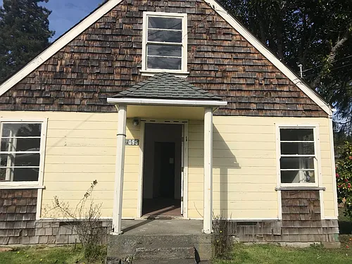 2095 Holly St Photo 1