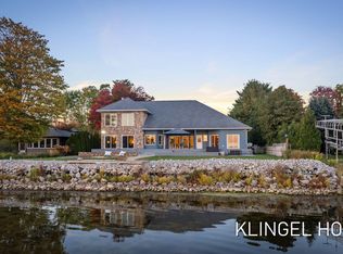 3315 Memorial Dr, Muskegon, MI 49445