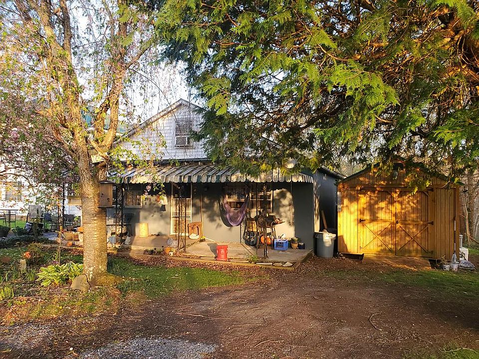 1st image of 107 W Walker St