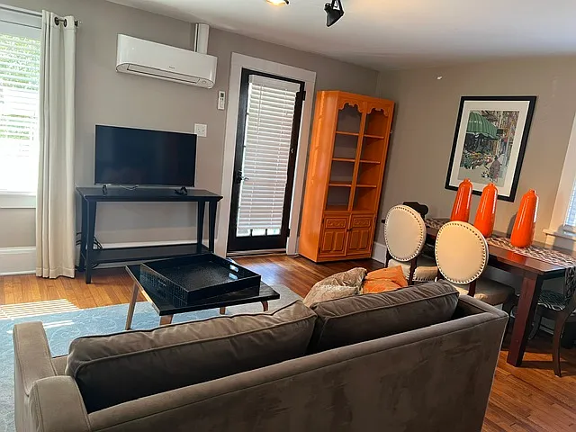 1 bed, 550 sqft, $1,200 — Photo 4