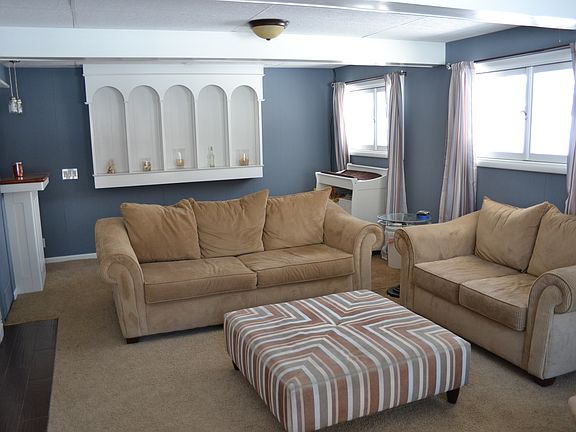 2nd image of 831 Forest Dr