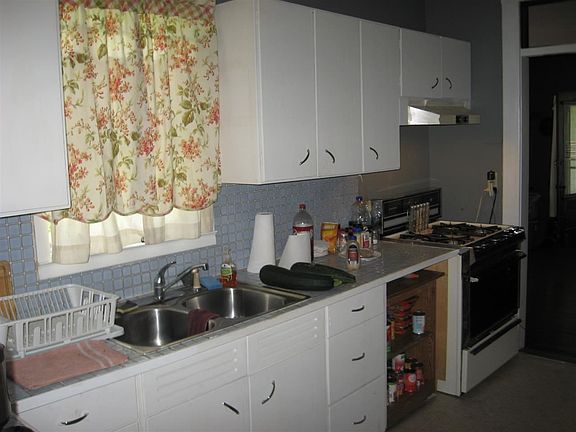 3rd image of 404 S Jefferson St