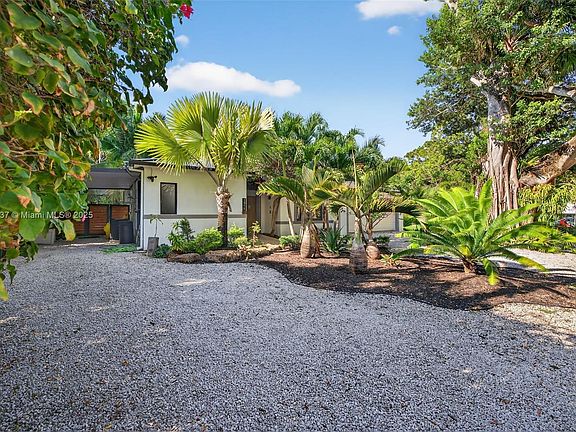 5th image of 1511 SW 30th Pl
